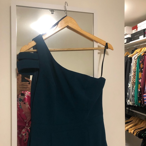 Emerald Green Crepe Gown - Picture 6 of 9